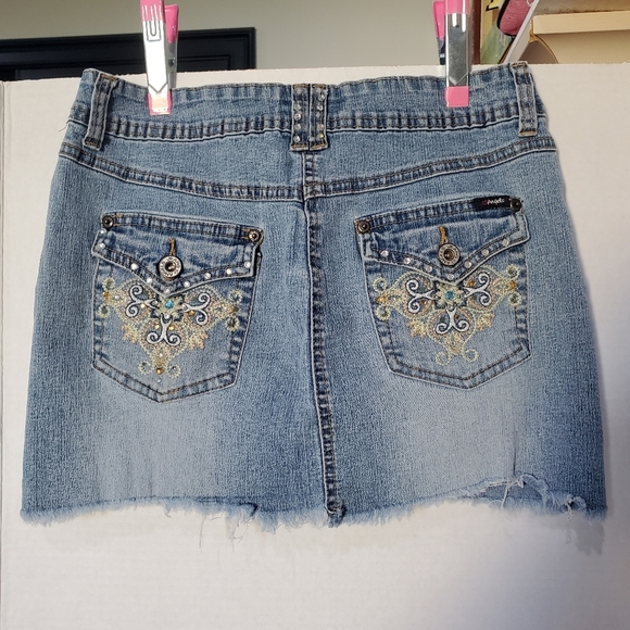 💕Angels Jeans Embroidered Enbelished Mini Skirt Size 7 L👀K 💕Angels - Picture 13 of 14